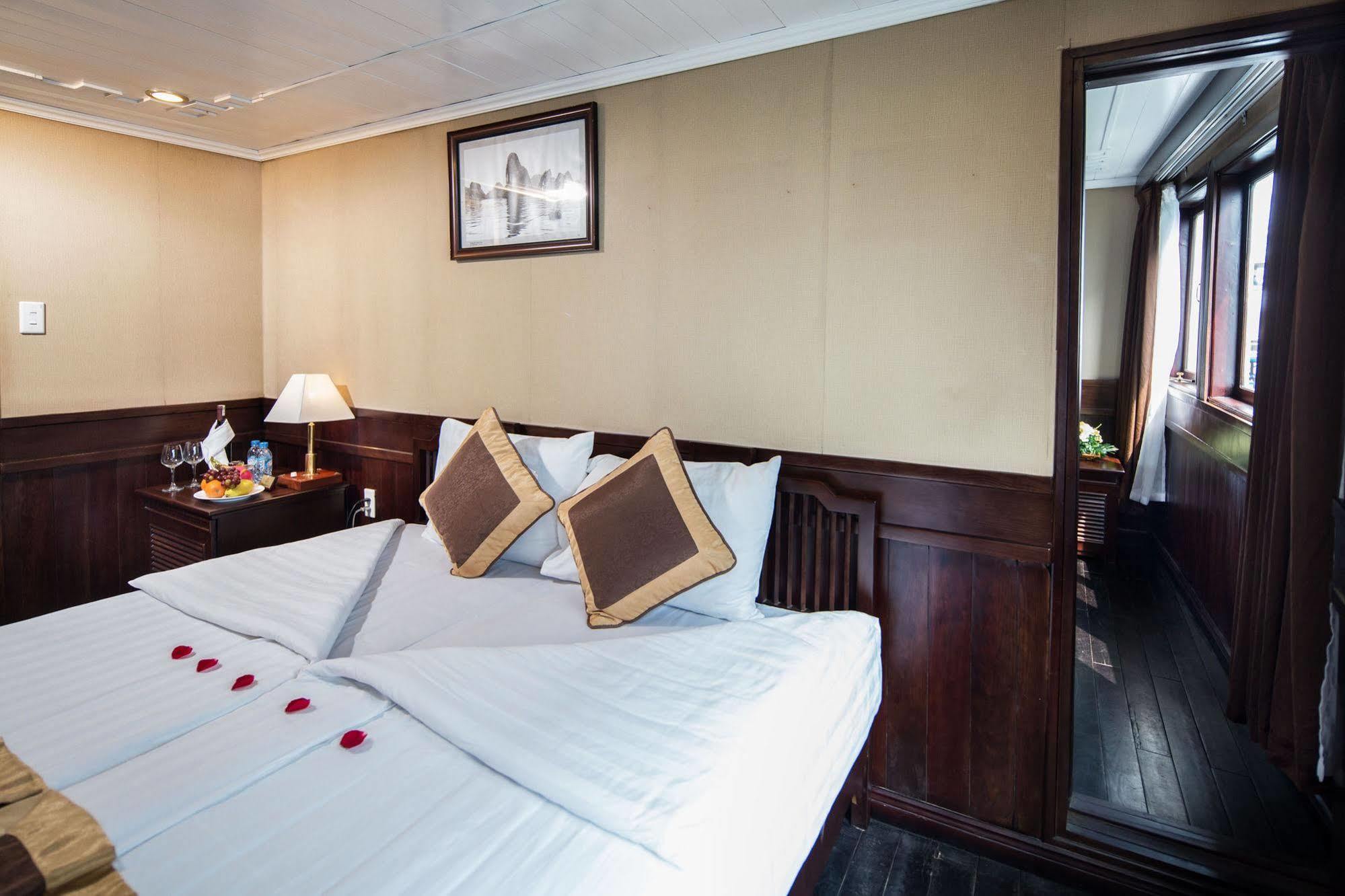 Pelican Classic Cruise ฮาลอง ภายนอก รูปภาพ